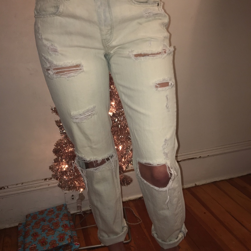 American eagle distressed jeans